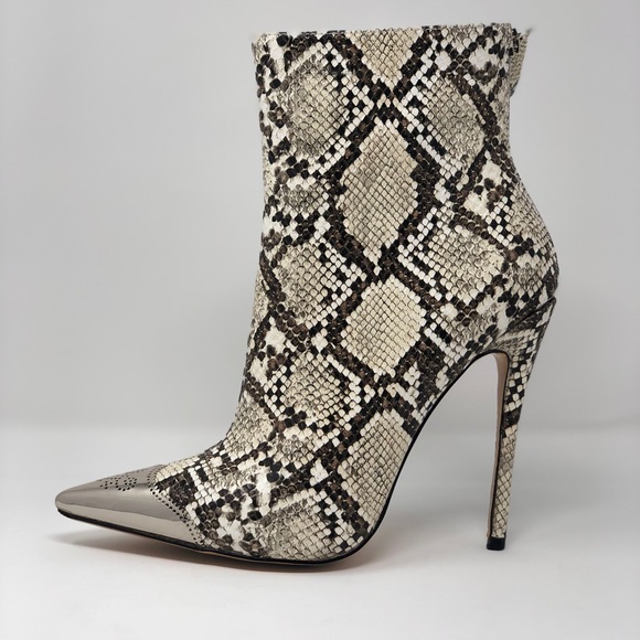 PrettyLittleThing Shoes - PrettyLittle Thing faux snakeskin boots. Size 9